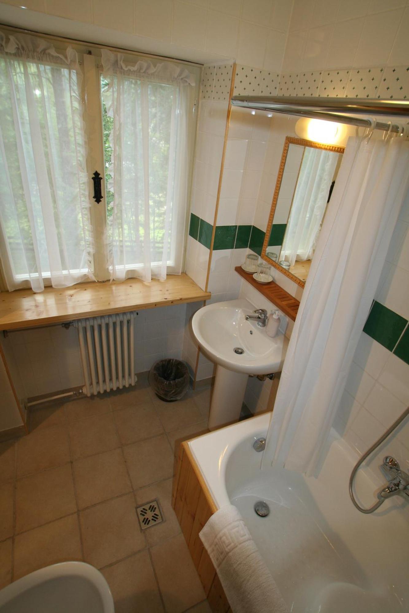 B&B Villa Dolomites Hut San Vigilio Di Marebbe Rom bilde