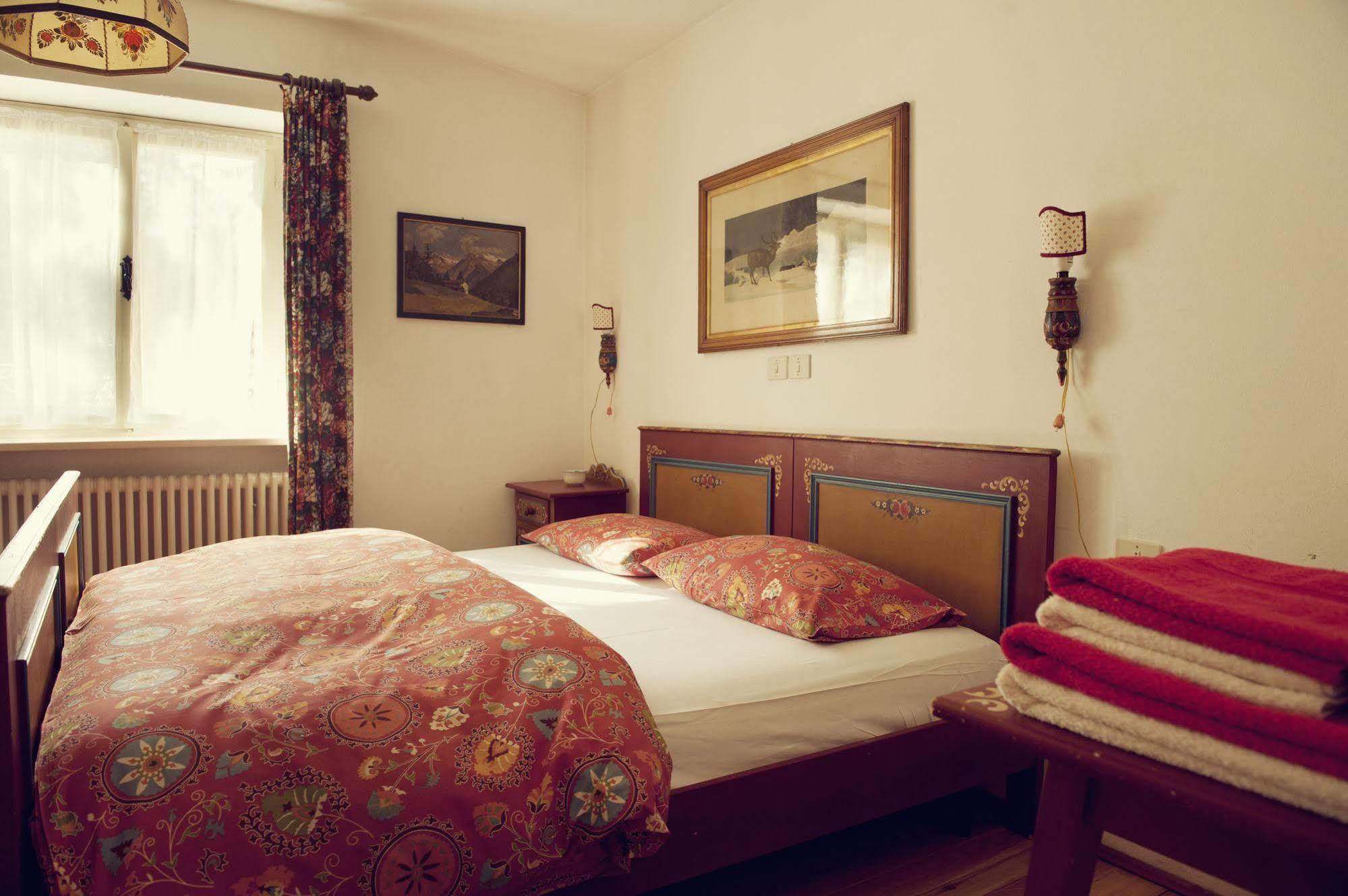 B&B Villa Dolomites Hut San Vigilio Di Marebbe Eksteriør bilde